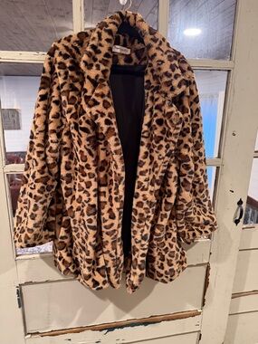 Impressions Leopard Print Teddy Jacket in Tan and Black